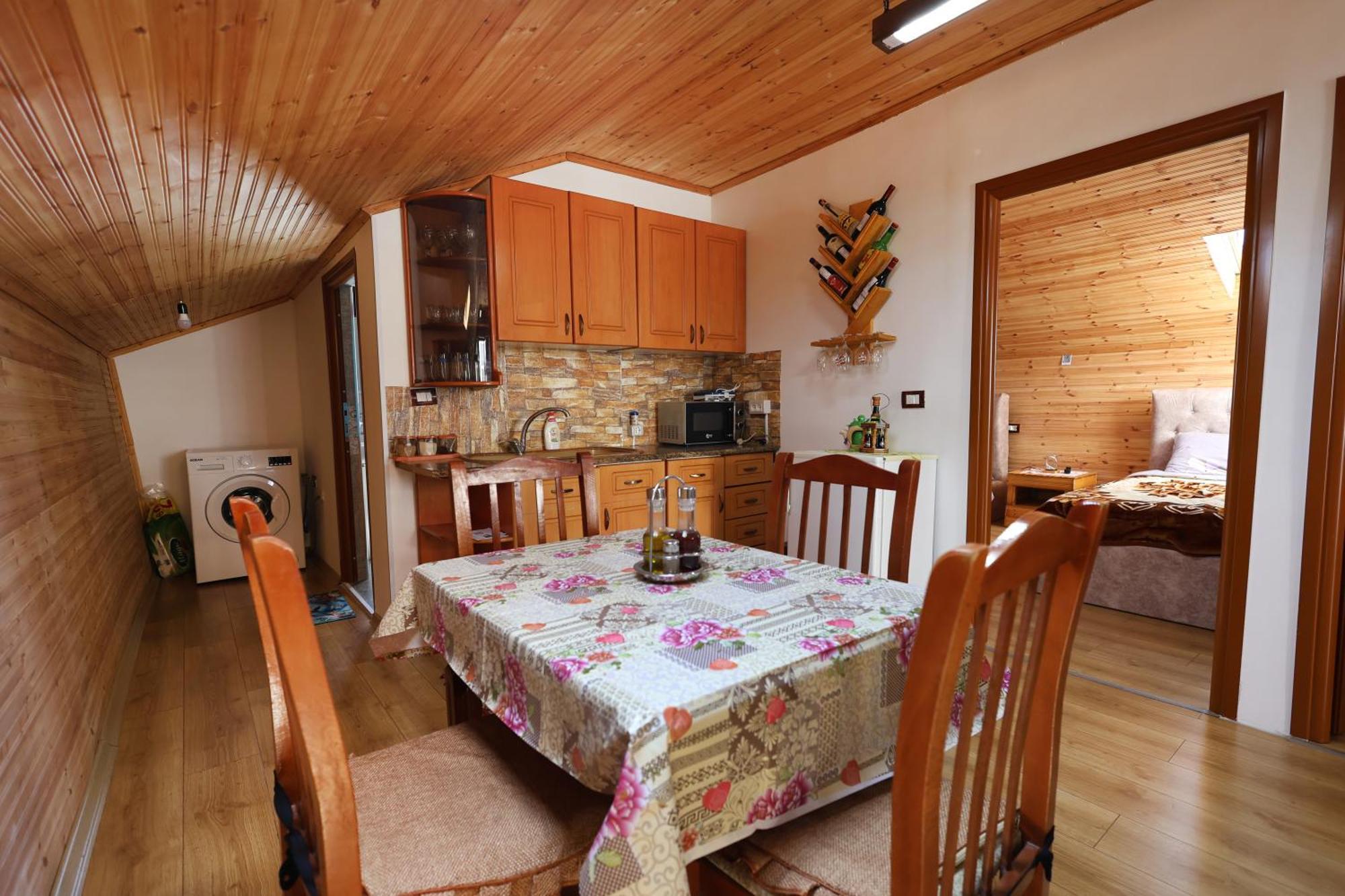 ベラト Samuela Cozy Retreatヴィラ エクステリア 写真