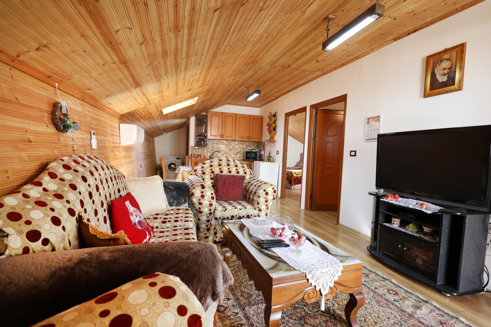 ベラト Samuela Cozy Retreatヴィラ エクステリア 写真
