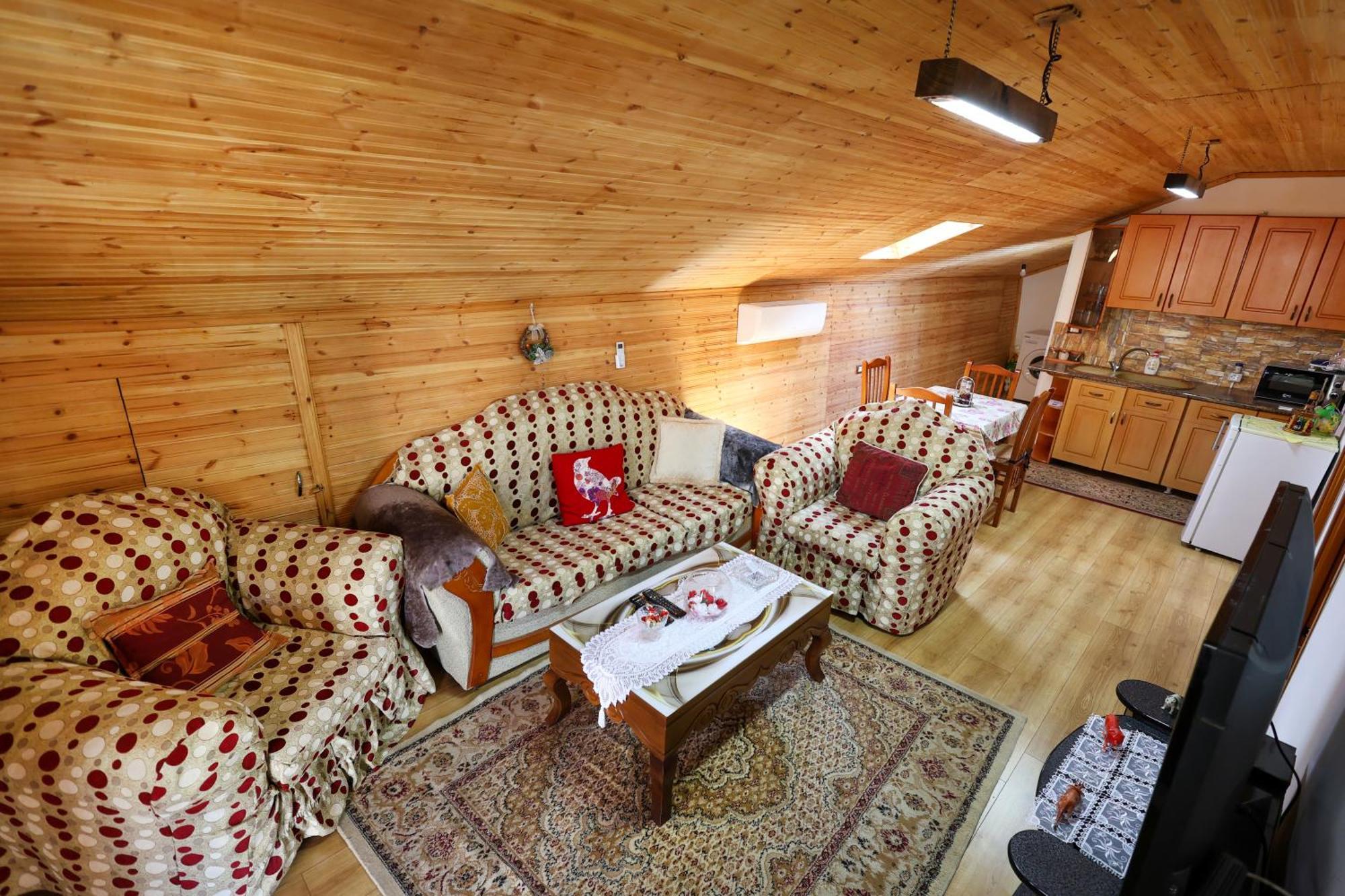 ベラト Samuela Cozy Retreatヴィラ エクステリア 写真